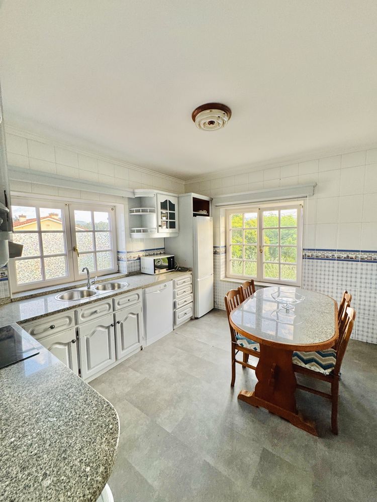 Moradia T3 Geminada Com Garagem e Terraço