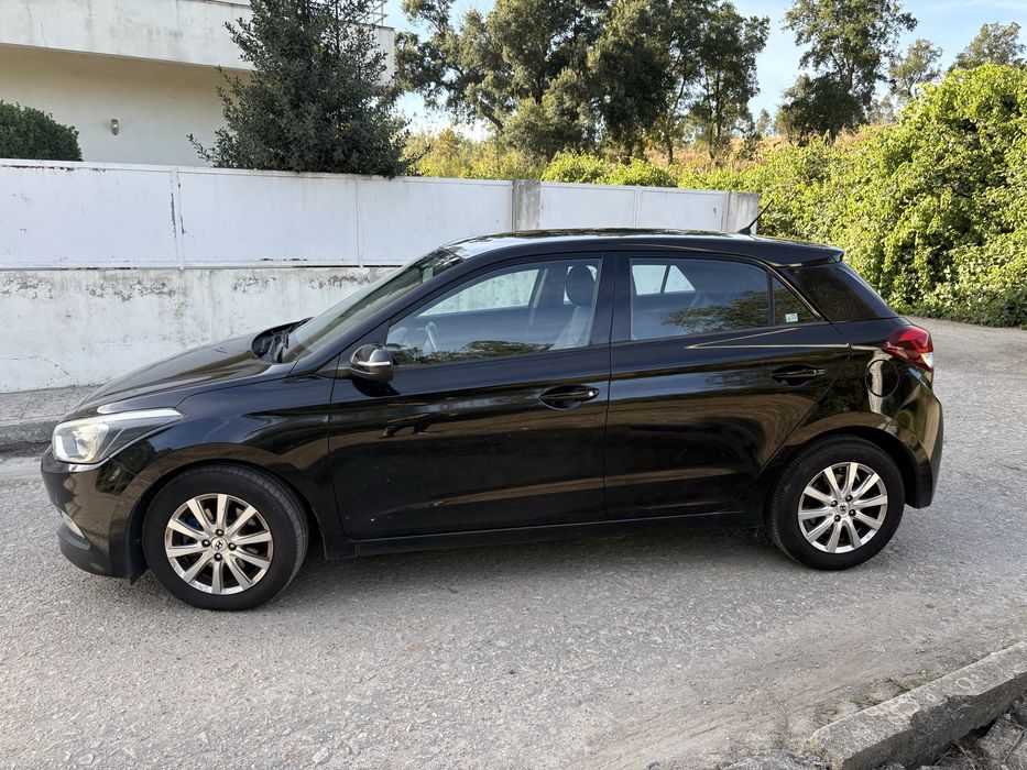Hyundai i20 1.1 CRDI Access - Económico e Fiável