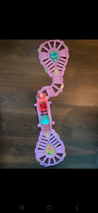 Pociąg na baterie pony tory