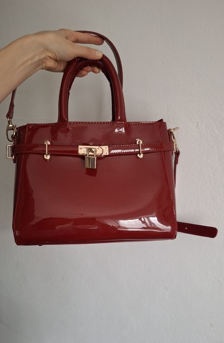 Стильна сумка темно-червоного кольору