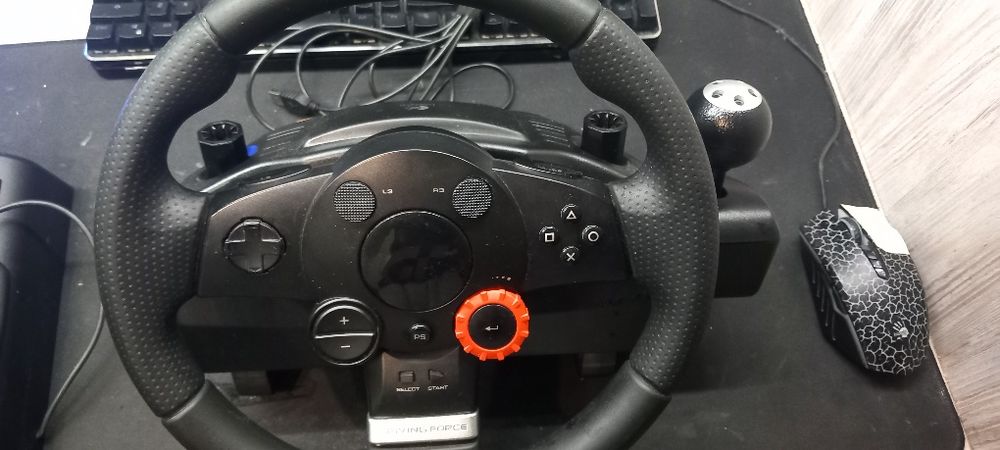 Kierownica logitech driving force gt