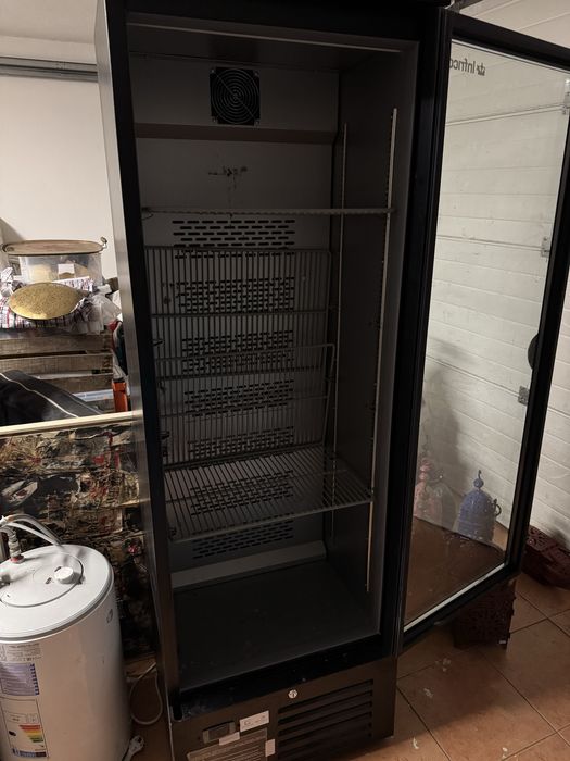 Friogorifico profissional Vertical em preto positivo 2 a 6• Infrico