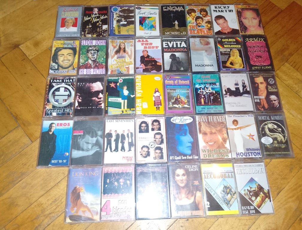 Аудиокассеты Madonna, Frank Sinatra, Army of lovers, Sher, Enigma