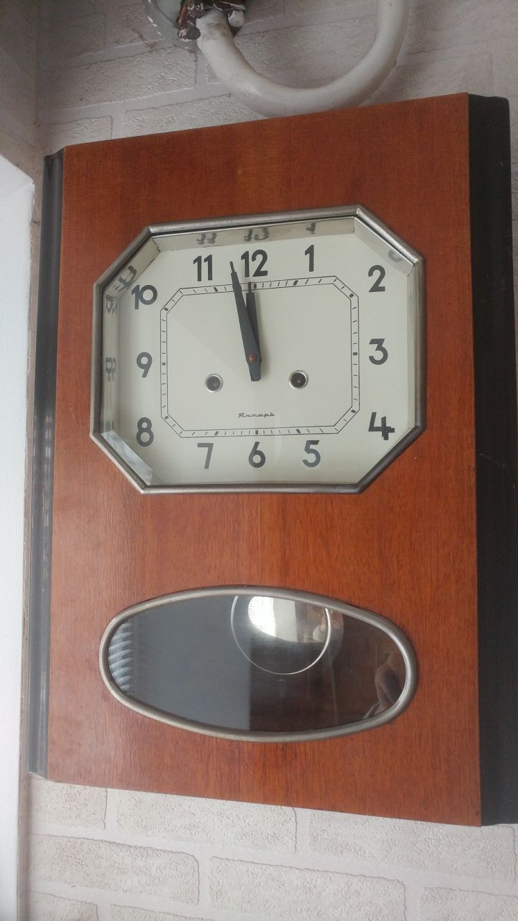 Часы настенные с боем ОЧЗ янтарь 1956г. 100% рабочее состояние!