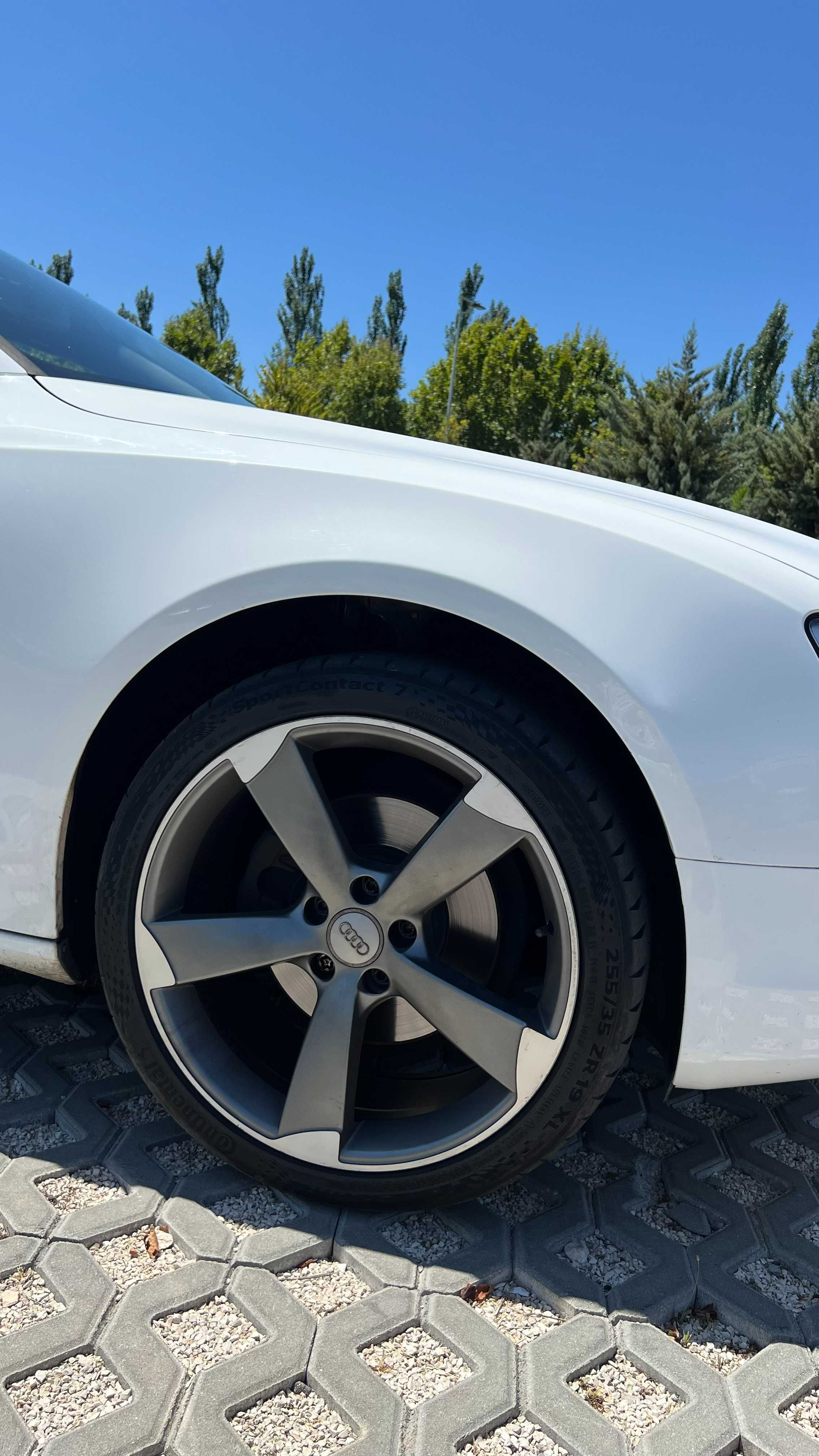 Audi A5 Sportback 2.0TDI 177cv–Jante 19, Bancos Aquecidos, Pneus Novos