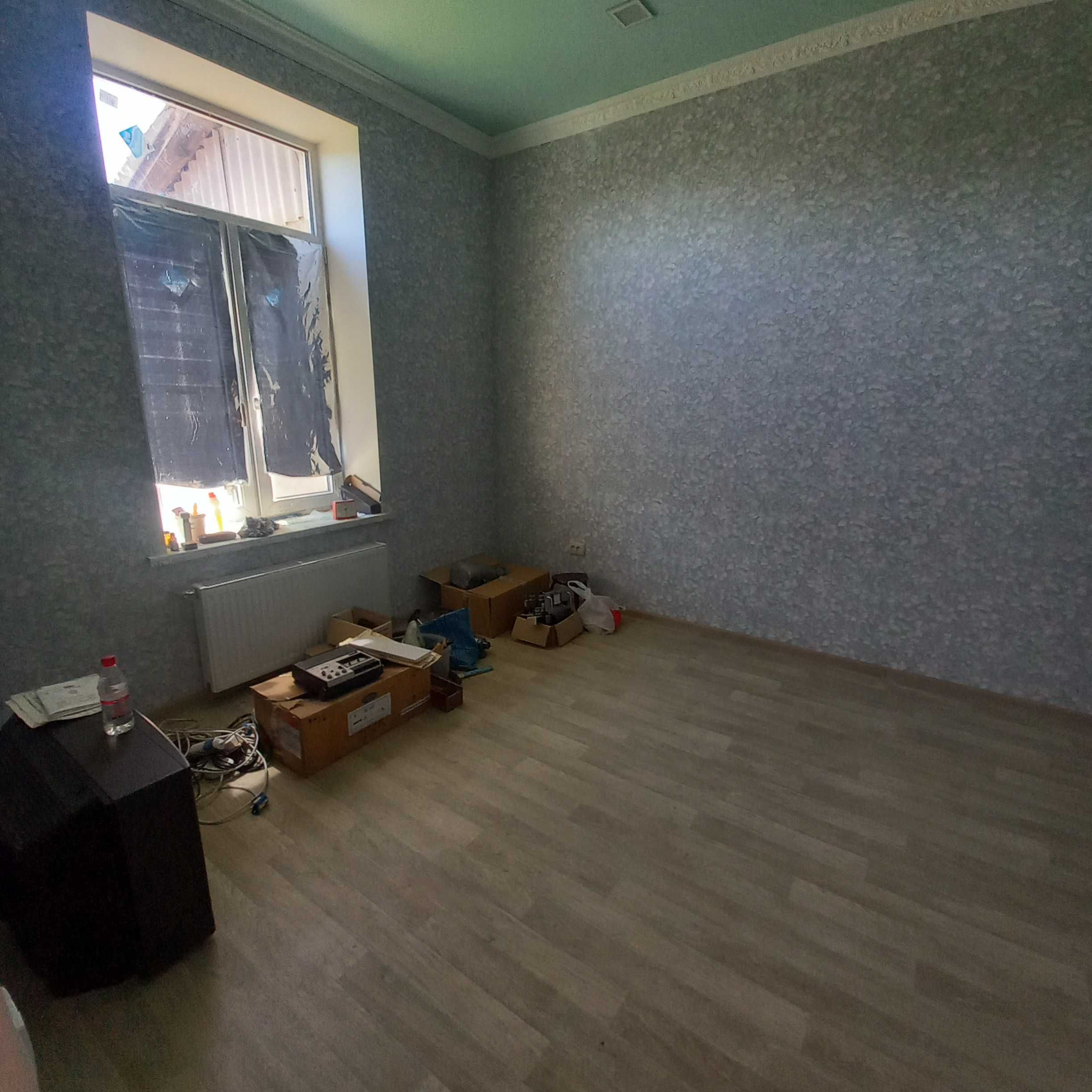 Продам .Пивденне(Южное) 1 комн.квартиру 31м.кв цена 9тис.500