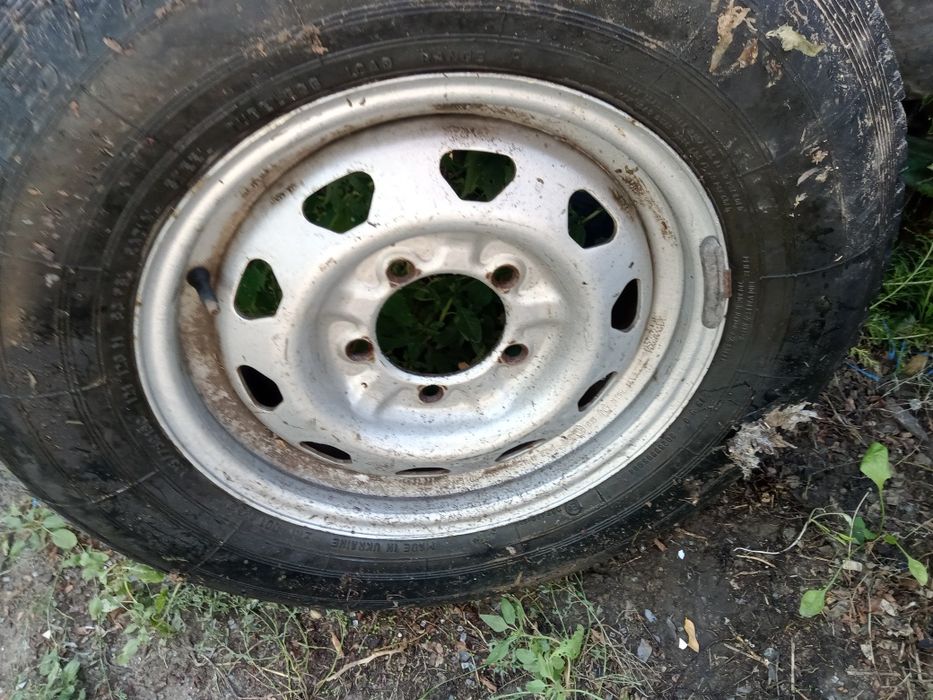 Продам колесо на УАЗ запаска