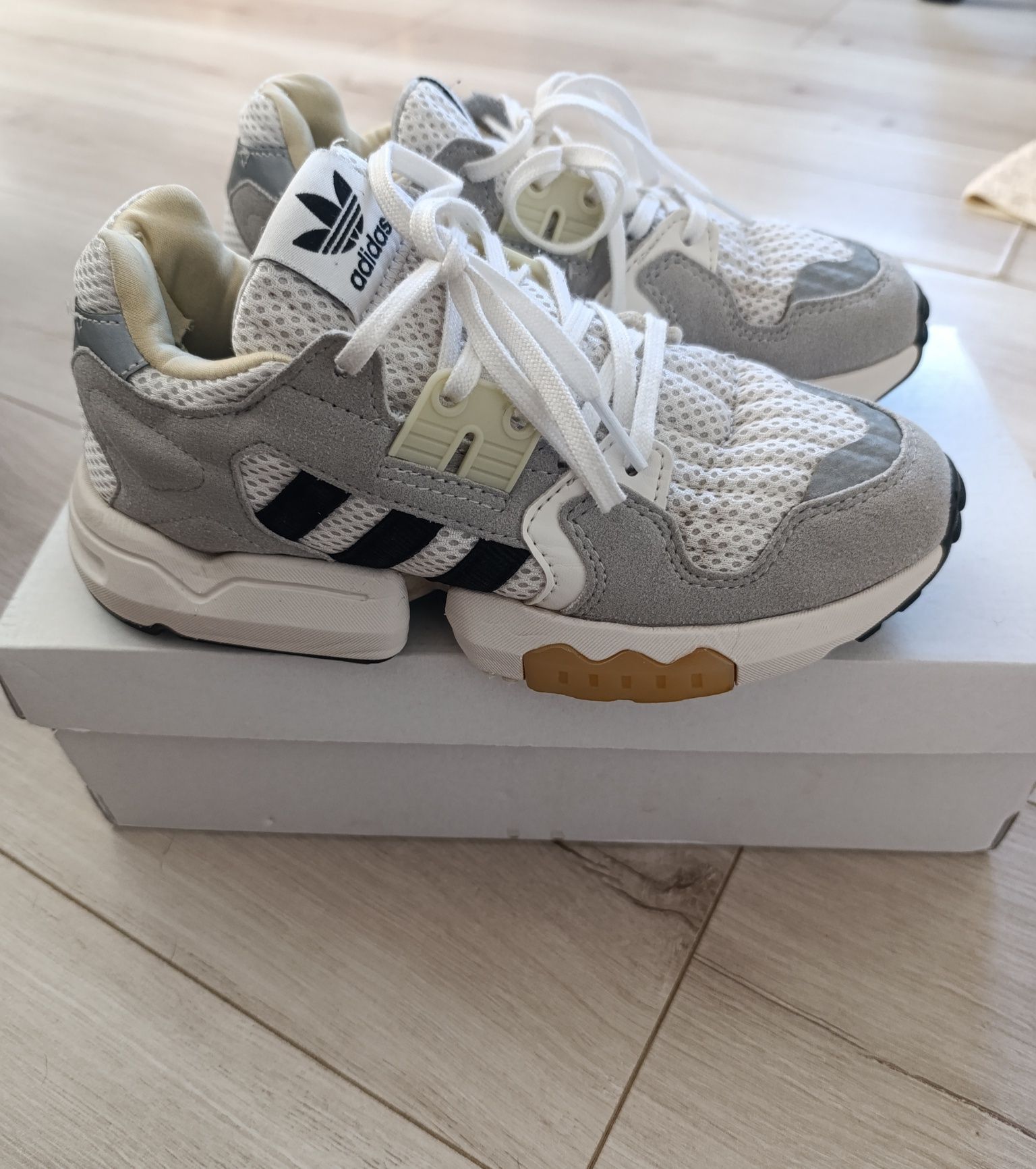 Продам Кросівки Adidas