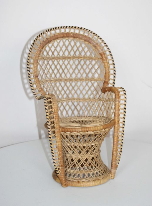 Fotel peacock - miniatura kwietnik z wikliny, lata 70
