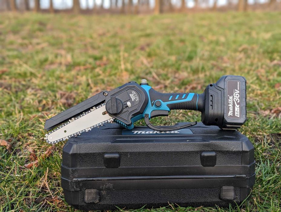 Акумуляторна Міні пилка Makita BCS250BL 36V 6Ah