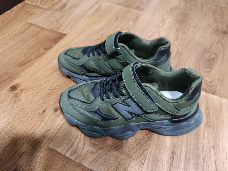 Продам кросівки для хлопчика 38 розміру