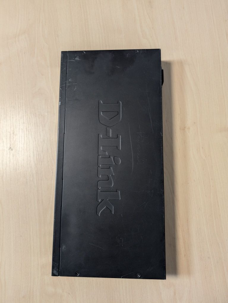 D-Link DES-3028 комутатор