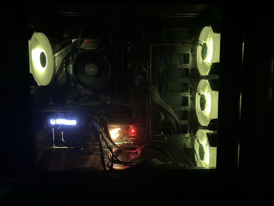 Komputer gamingowy /RTX 3060 Ti/Ryzen 5 5600/16GB ram/1TB/NVMe