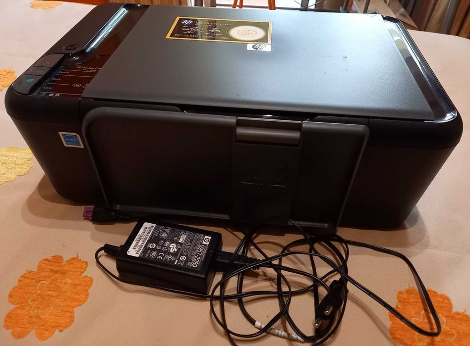 Impressora HP Deskjet F2420 (Imprime, Digitaliza e Copia)