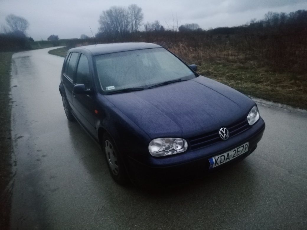 VW Golf IV 1.4 lpg 1999 rok 5 drzwi