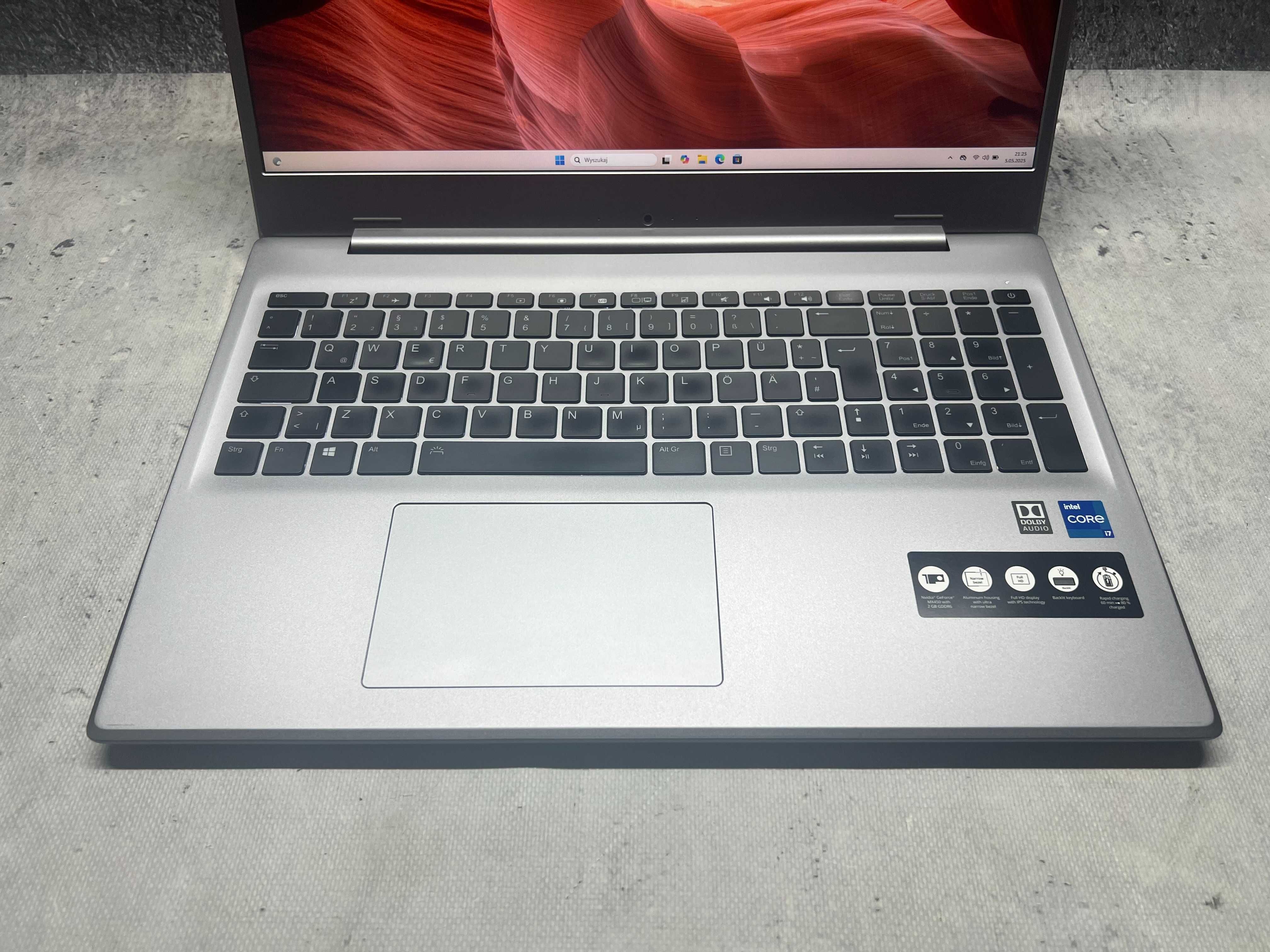 Medion / i7 1165G7 4.7GHz / 16GB DDR4 / 2TB SSD / MX450 2GB / 17.3 FHD