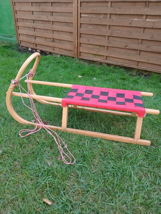 Drewniane duże sanki