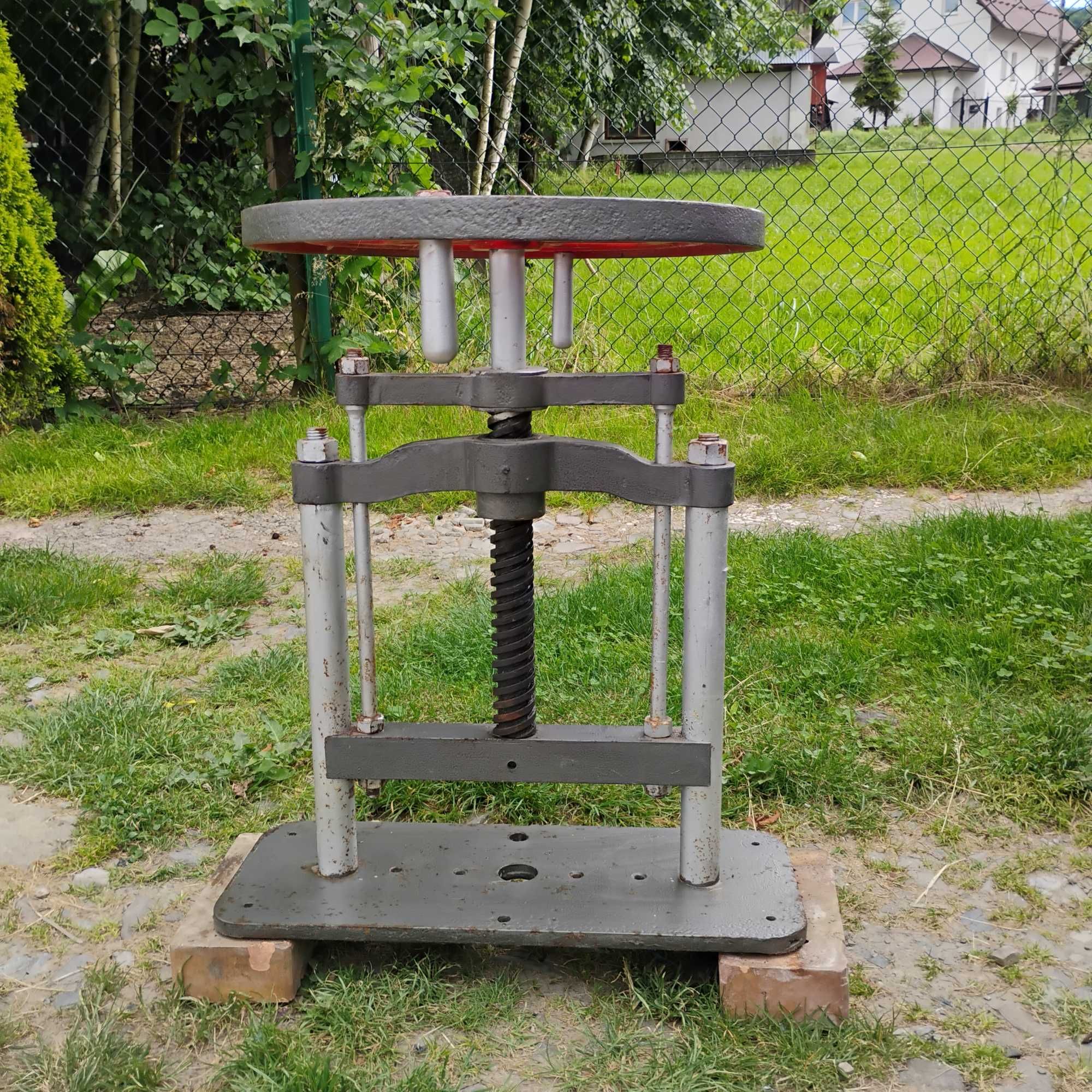 Sprzedam ręczna prasę śrubową stan bardzo dobry odbiór osobisty.