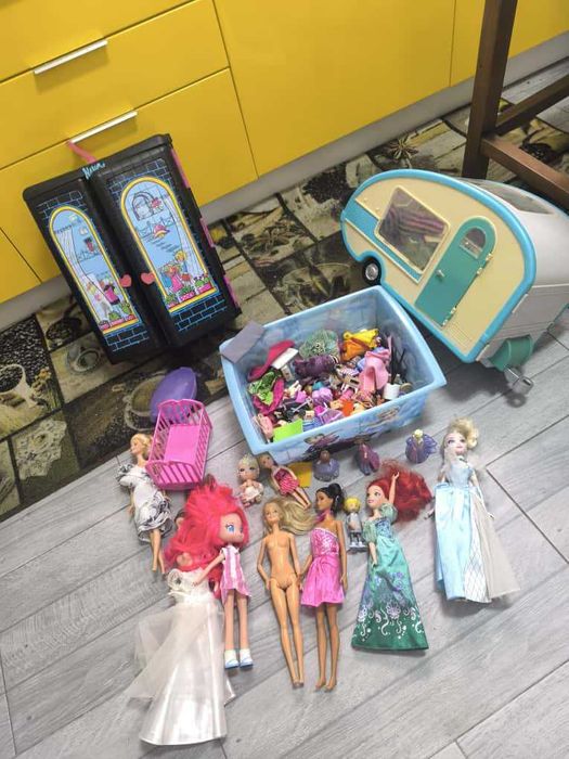 Barbie e nancy Tudo por apenas 12euros