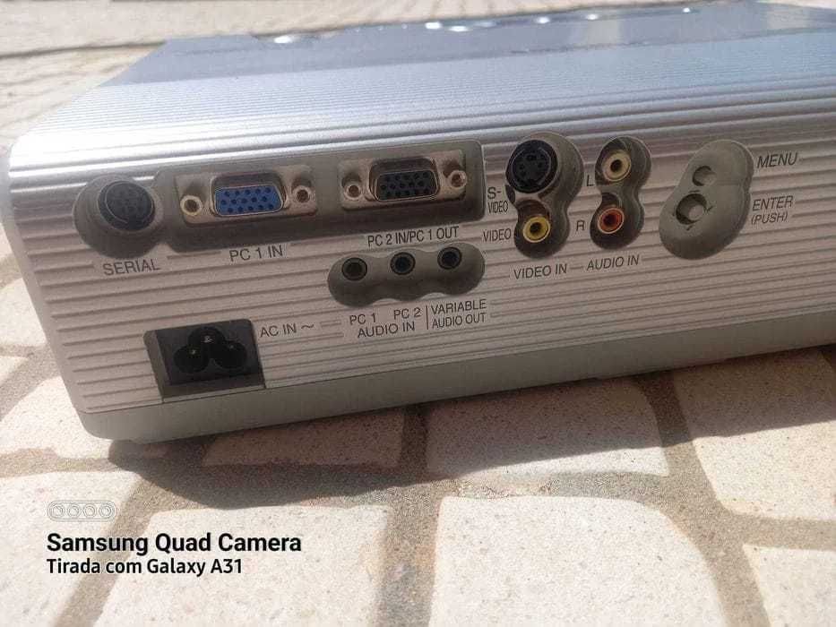 Projector Panasonic PT-LB60U Imagem Nítida | Estado Impecável
