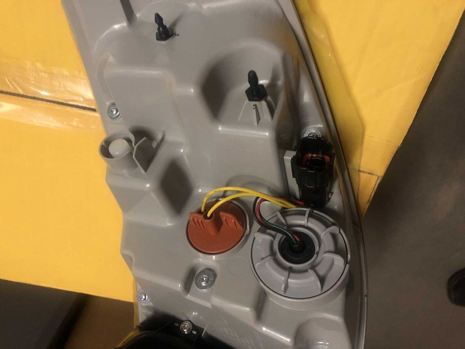 Фара задня ліва Hyundai 92410-2Y500. Фары,левая. Хюндай Ix35