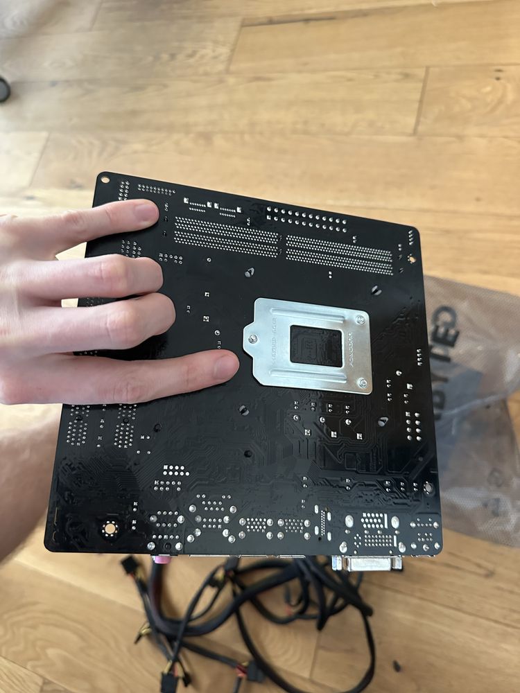 Komputer intel I5 6400 + asrock h 110 m + 16 gb ram + stock cooler