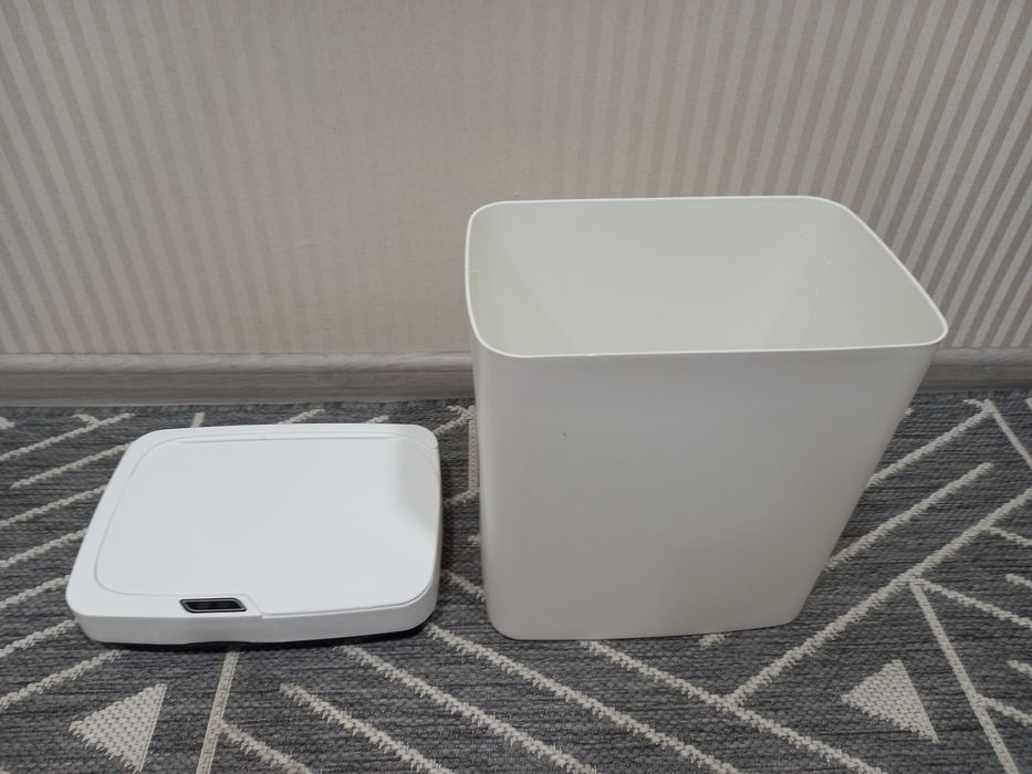 Сенсорне  відро для сміття
Сенсорне (безконтактне) вузьке індукційне в