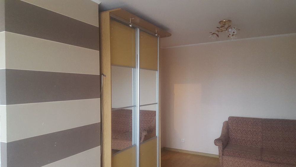 Сдам 3 кв Салтовское Шоссе 7000+ сч. Отопл. не платим. Можно вокнных.