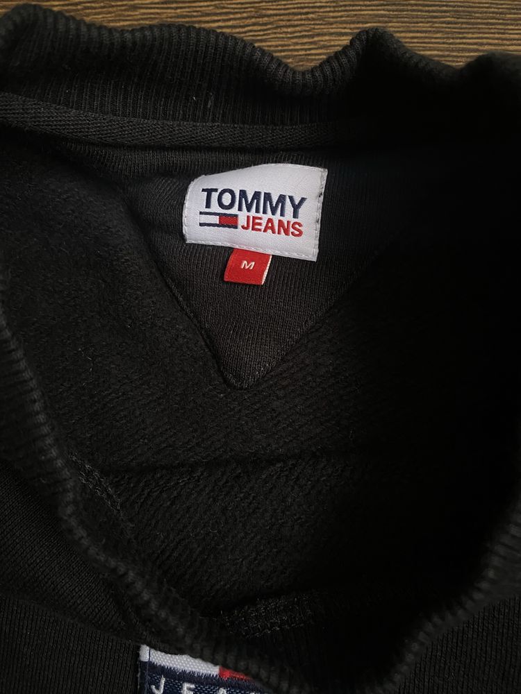 Tommy Hilfiger світшот жіночий М Оригінал