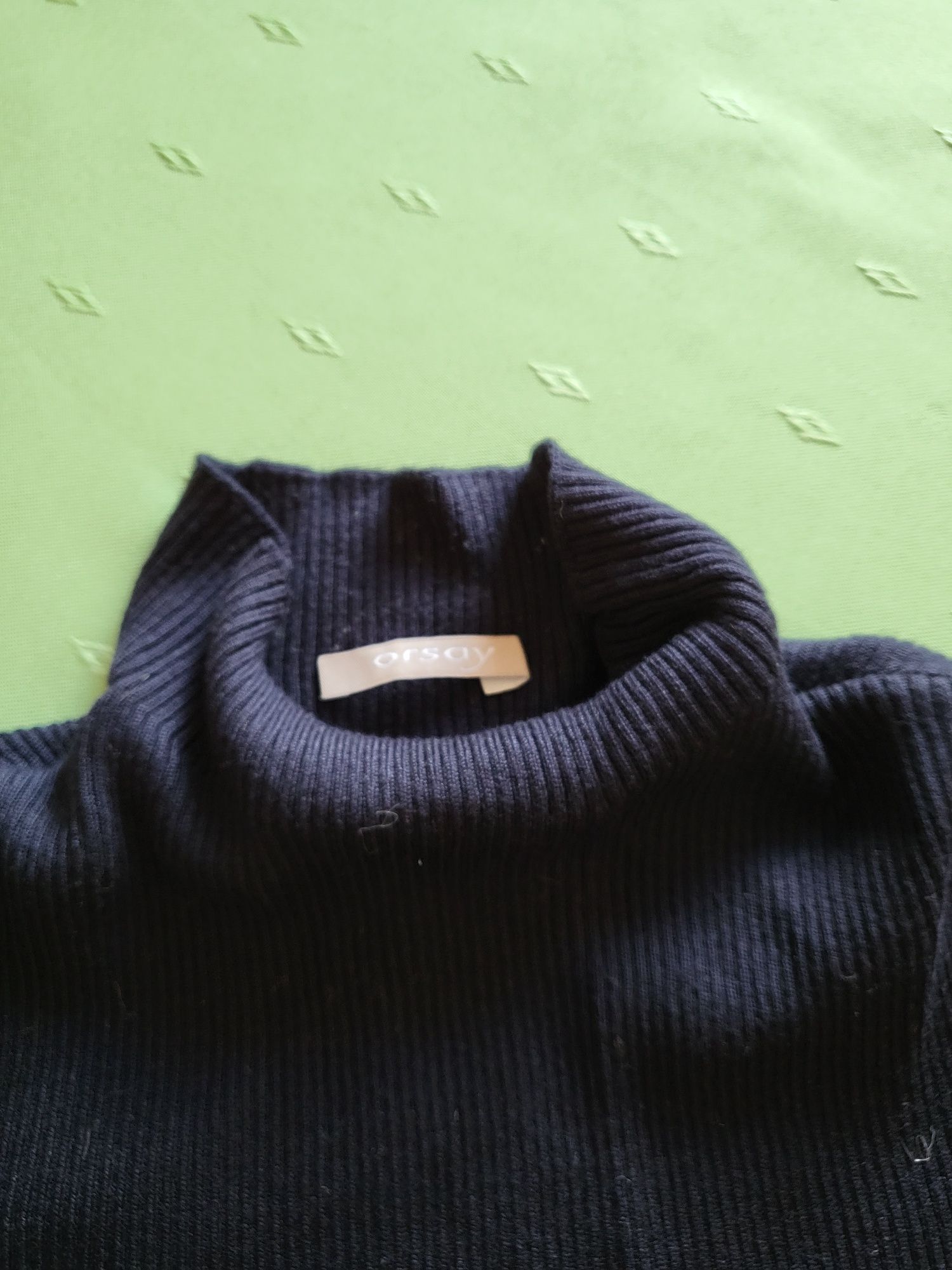 Sweter nowy Orsay! Granatowy L. Bardzo dobry materiał, miły dla ciała.