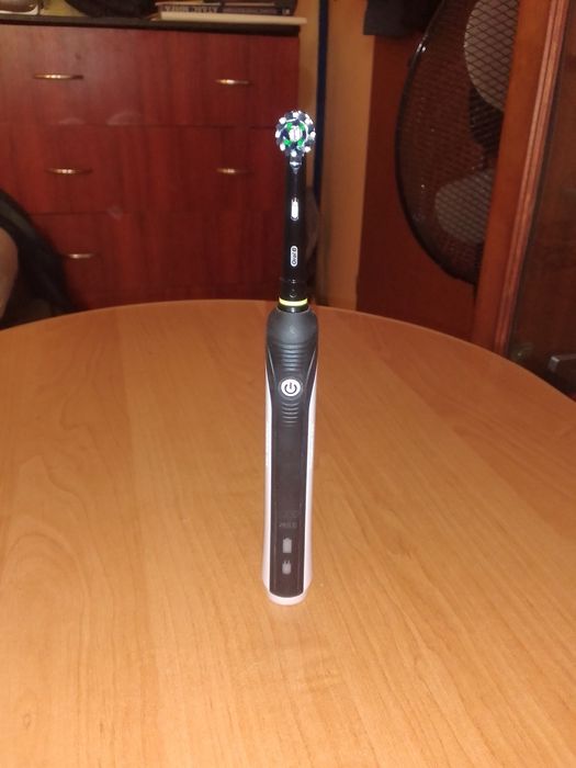 Електрична зубна щітка Oral-B Braun Professional Care