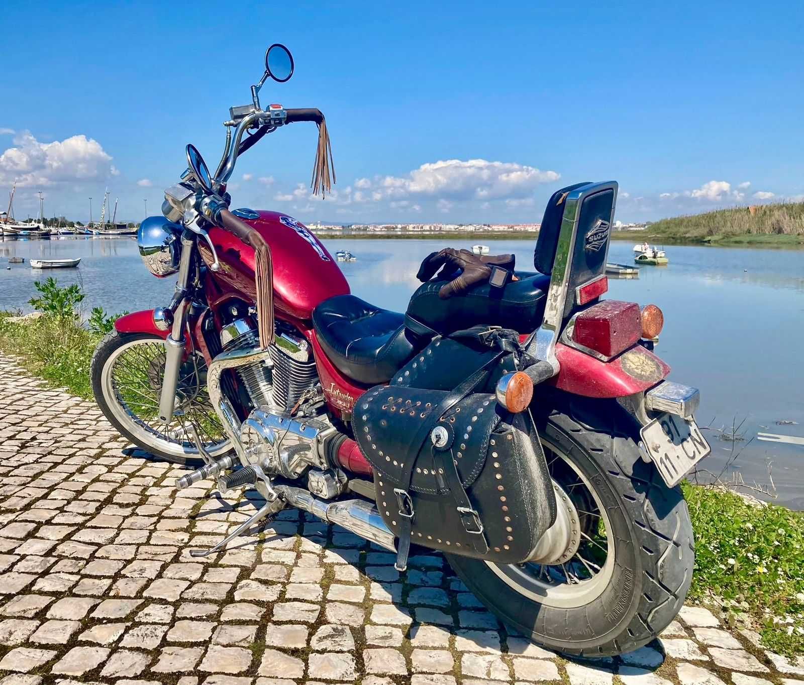 Suzuki Intruder VS800