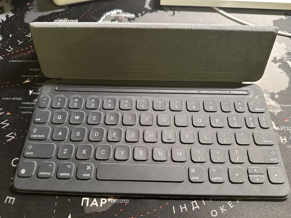 Ipad pro smart keyboard . Чохол-клавіатура для Ipadʼа