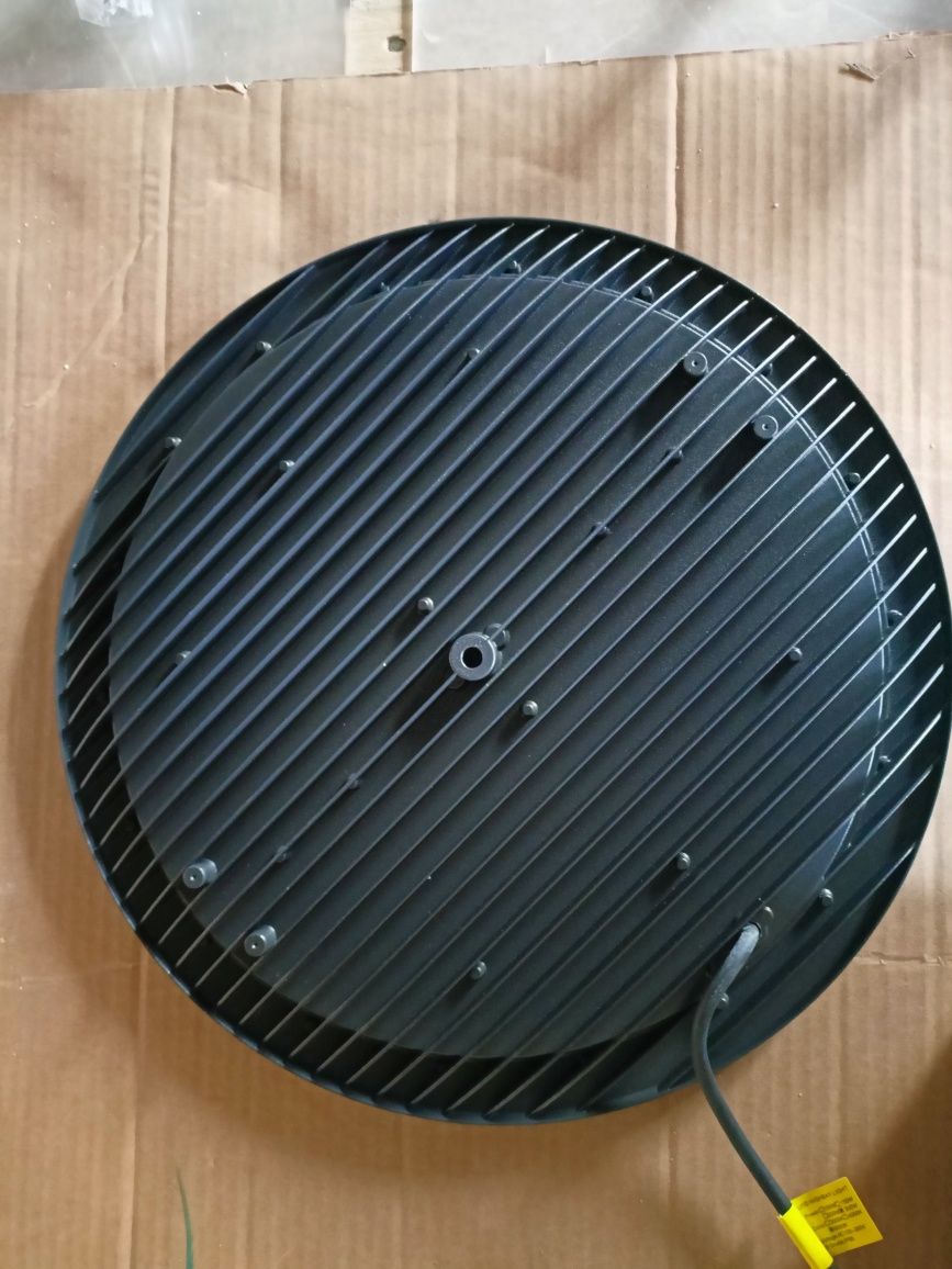 Nowa lampa LED UFO High Bay 300W światło 30000LM i barwa 6500K dzienne