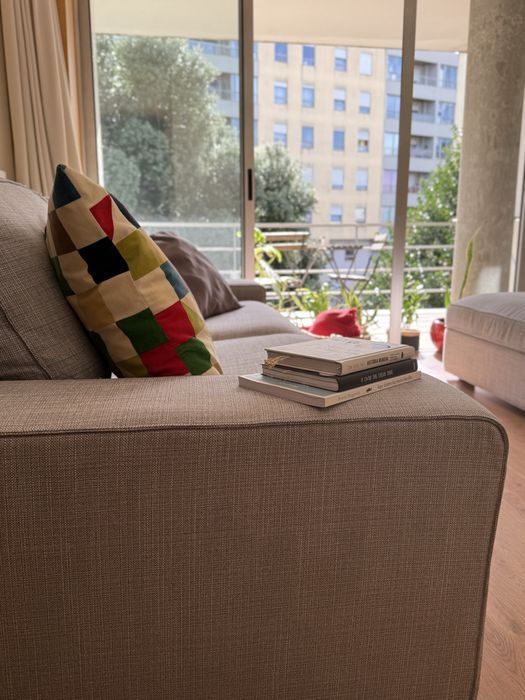 Sofá 3 lugares Kivik Ikea + Repousa Pés