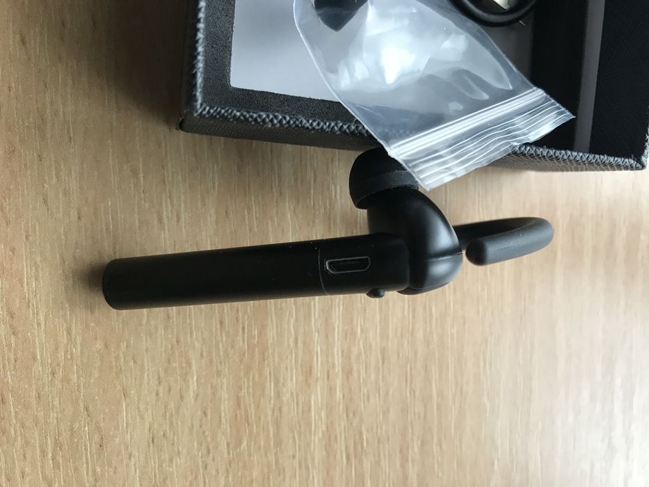 Продам гарнитуру Bluetooth