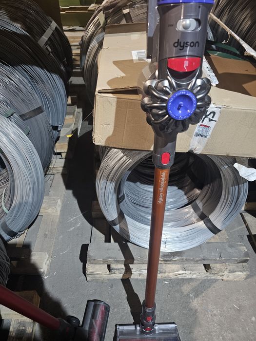 Dyson v8 absolut plus gratis robot sprzatajacy