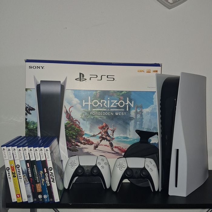 PlayStation 5 + 2 comandos + 9 jogos PS5 — €580