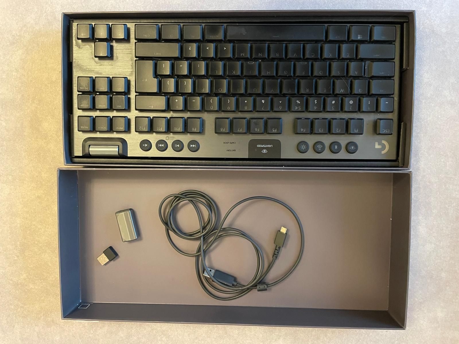 Bezprzewodowa klawiatura mechaniczna Logitech G915 TKL Lightspeed