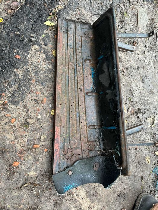 Подножка Б\У. !.