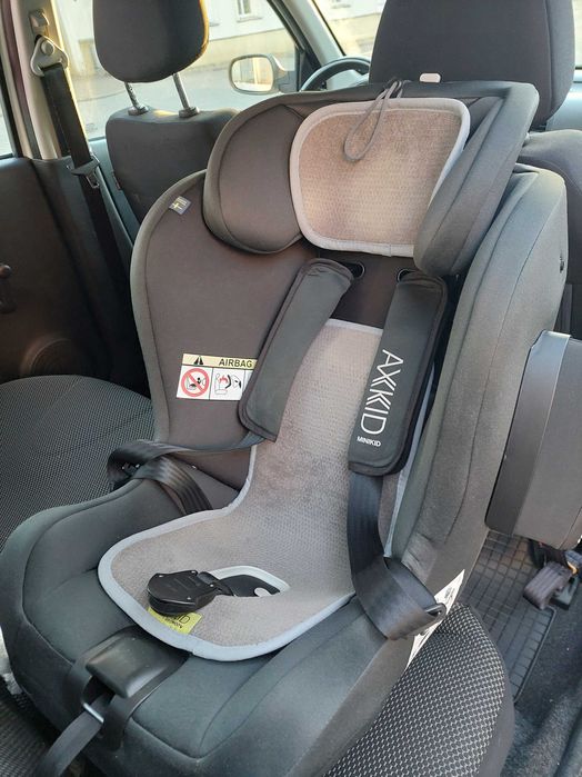 Fotelik samochodowy Axkid Minikid 4 Max Arctic Mist Grey bezwypadkowy