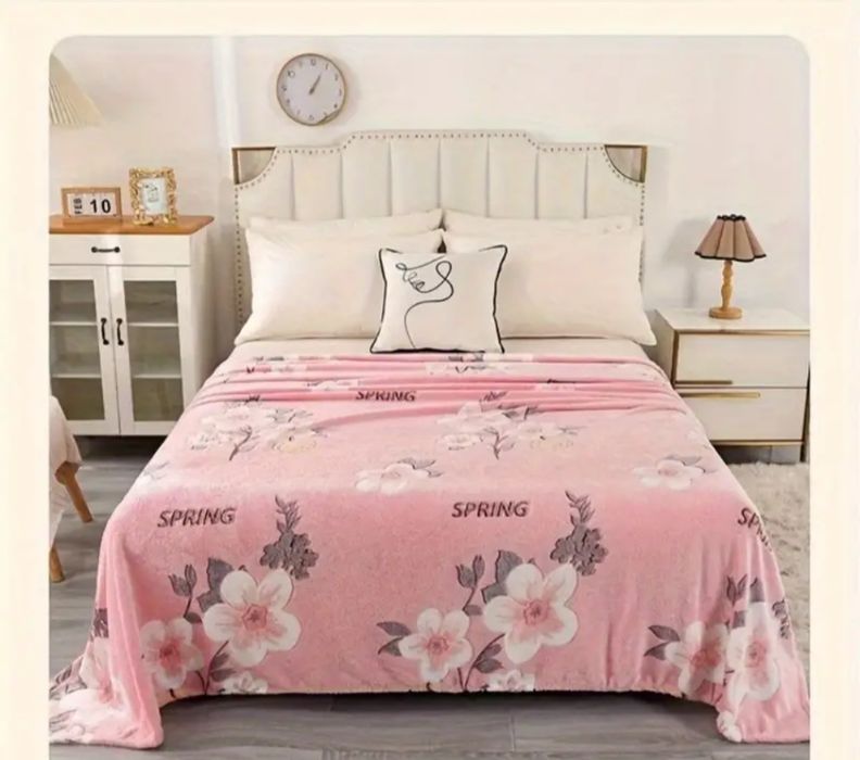 Komplet koc 150x100 + zestaw poduszek 2 kwiaty + gwiazda