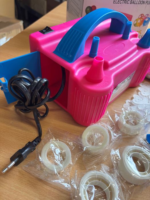 Pompka do balonów różowa z zmiennymi nasadkami