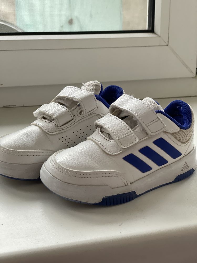 Кроссовки adidas 24 размер 7,5