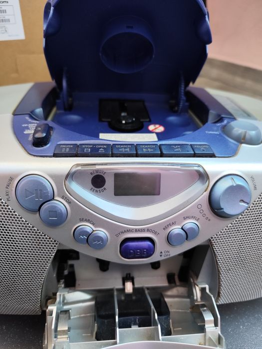 Магнітофон БУМБОКС PHILIPS радіо касети CD від мережі і на батарейки
