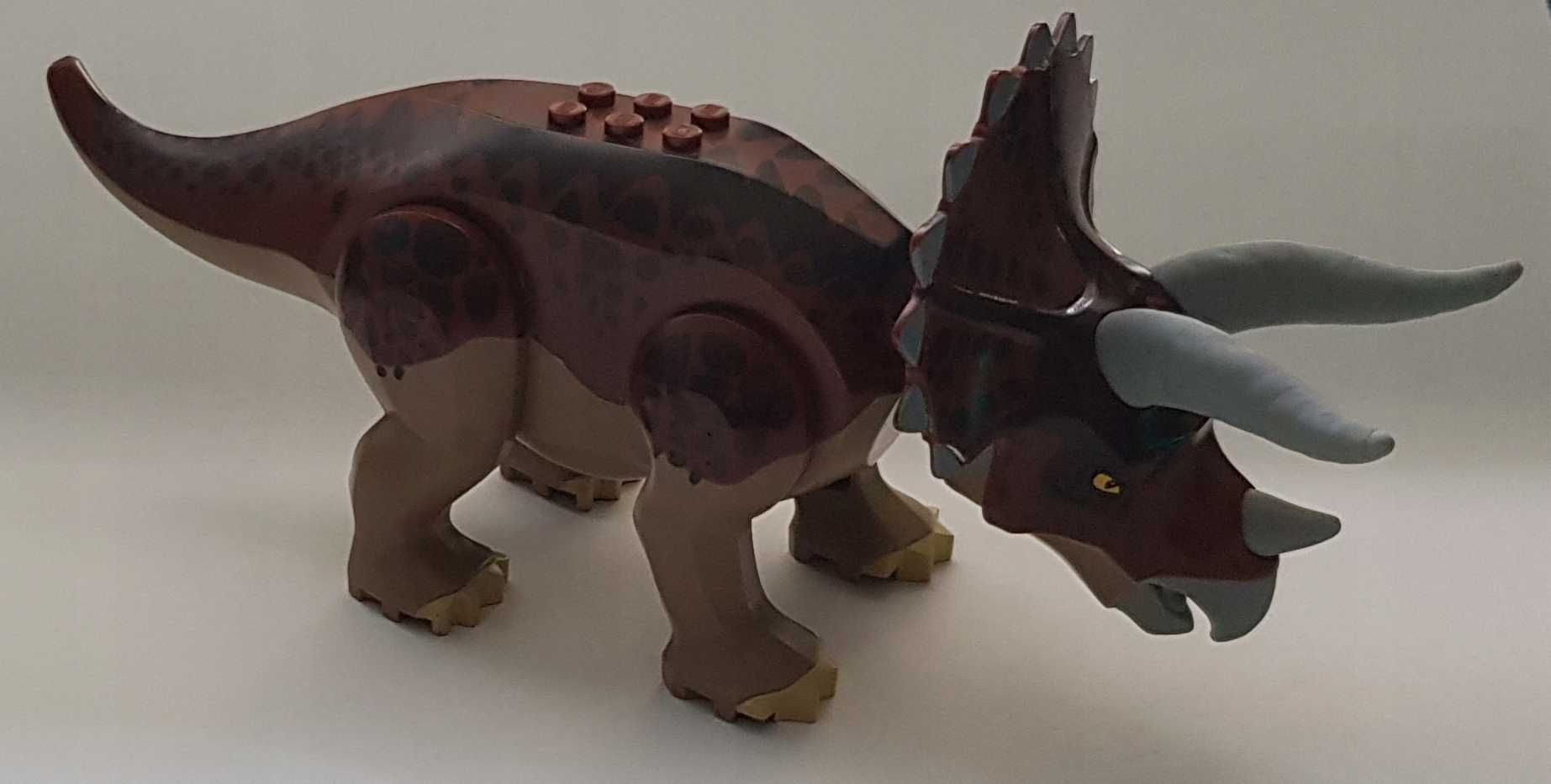 Lego Jurassic World Dino 5885 Triceratops Trapper tricera01
