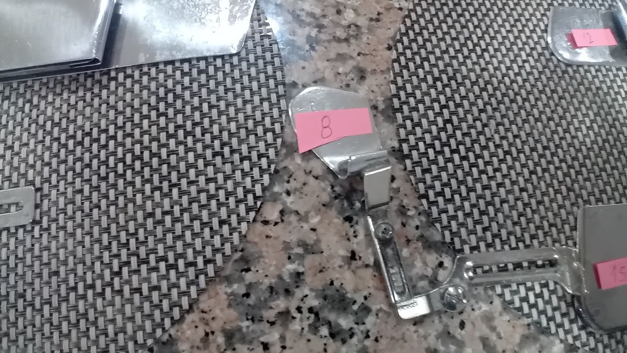 aparelhos de máquinas de costura para fazer bainhas