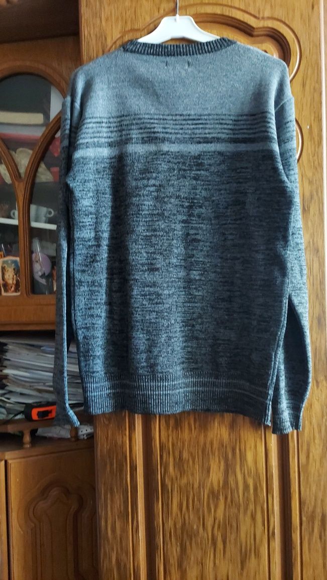 Sweter męski XL .