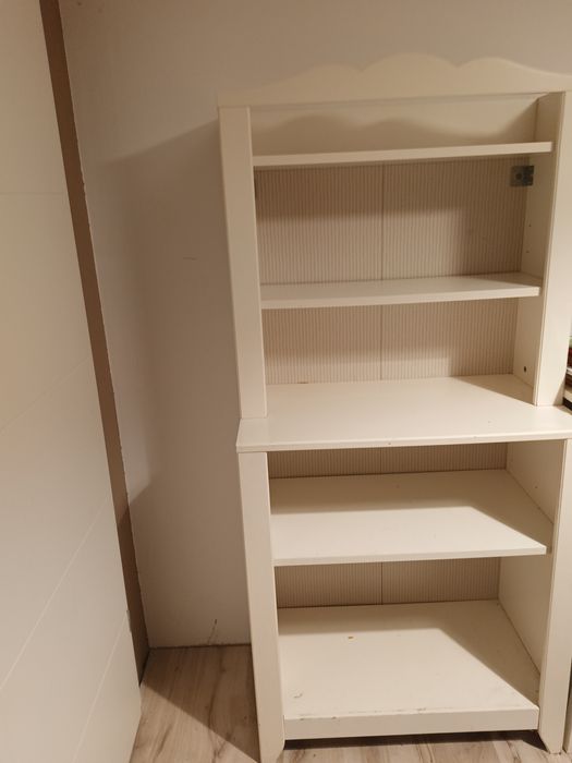 Regał do dziecięcego pokoju