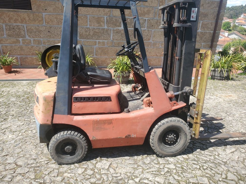 Empilhador TOYOTA